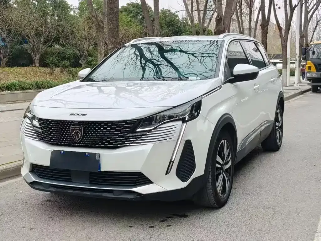 Peugeot 5008 — фото 1