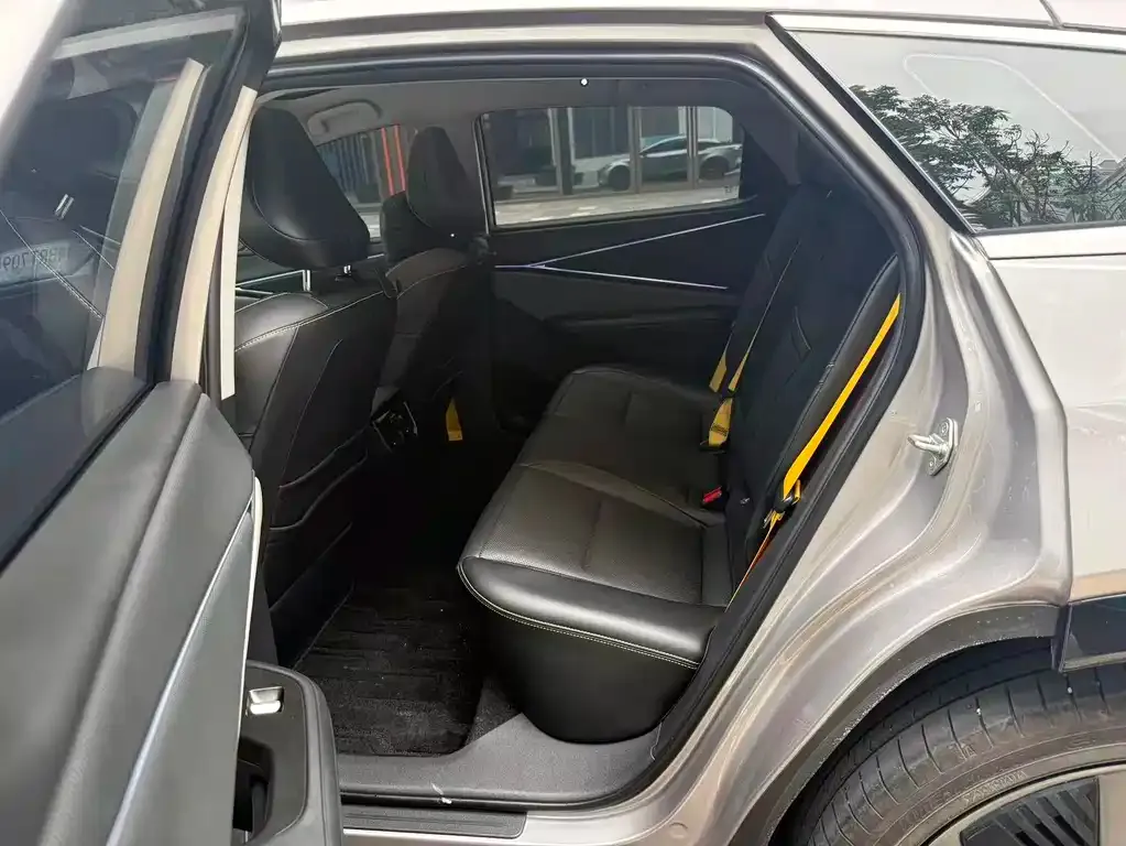 Toyota bZ5 2025 из CN, фото 4