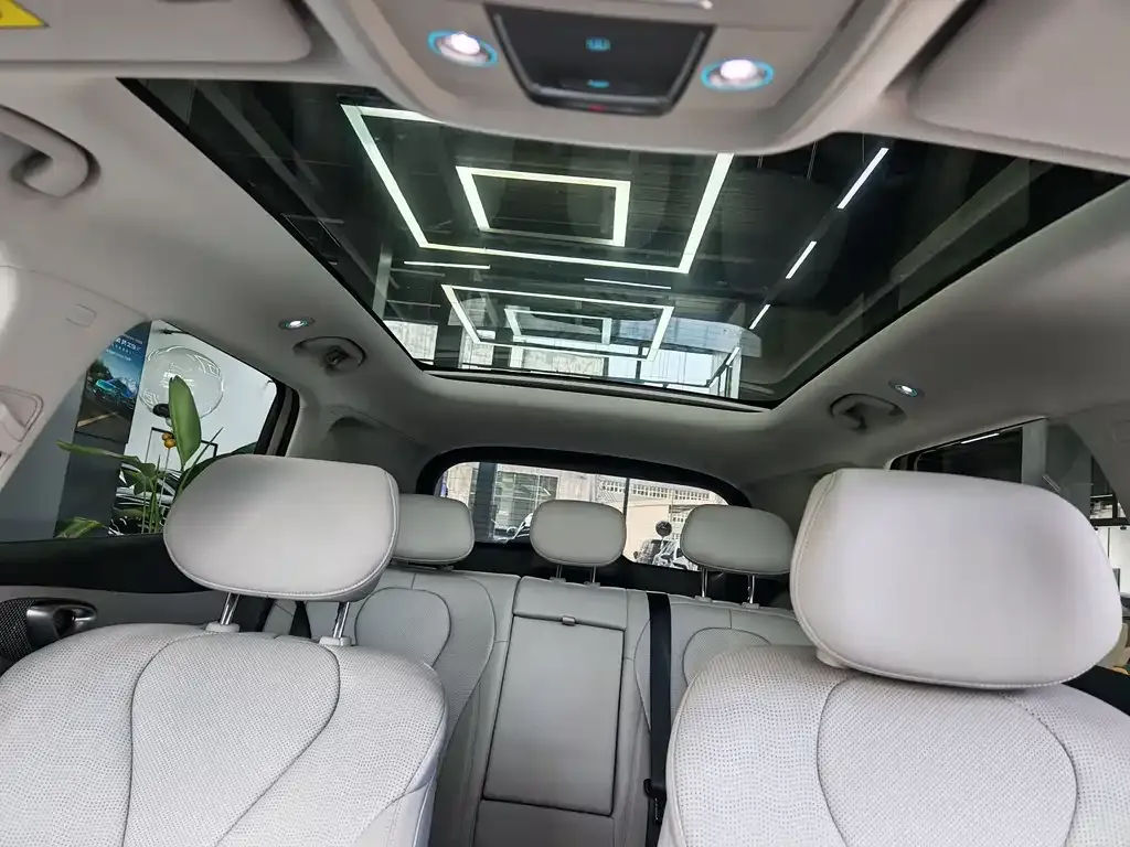 BYD Hiace 05 EV — фото 3