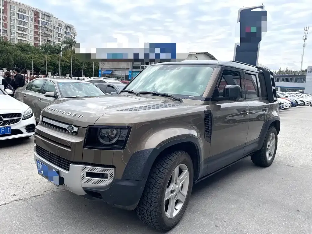 Land Rover Defender — фото 1