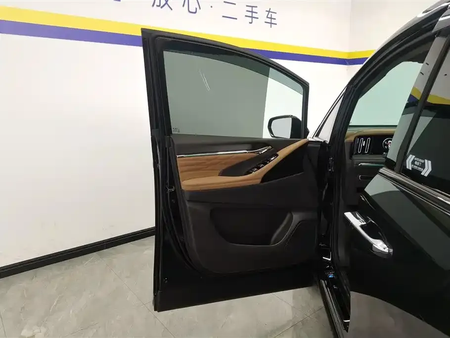 GAC Motor Trumpchi M8 — фото 2