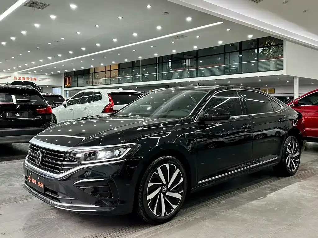 Volkswagen Passat — фото 1