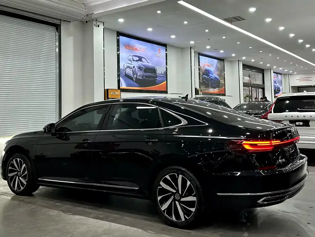 Volkswagen Passat — фото 8