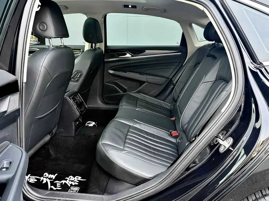 Volkswagen Passat — фото 4