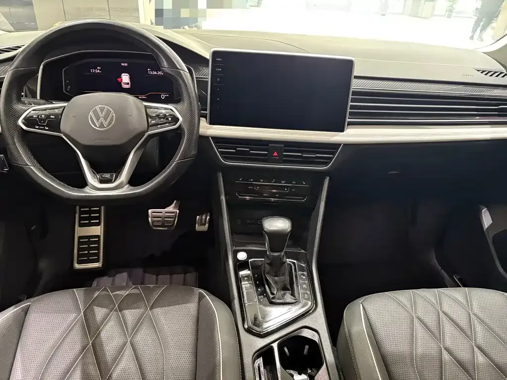 Volkswagen Tiguan L — фото 4