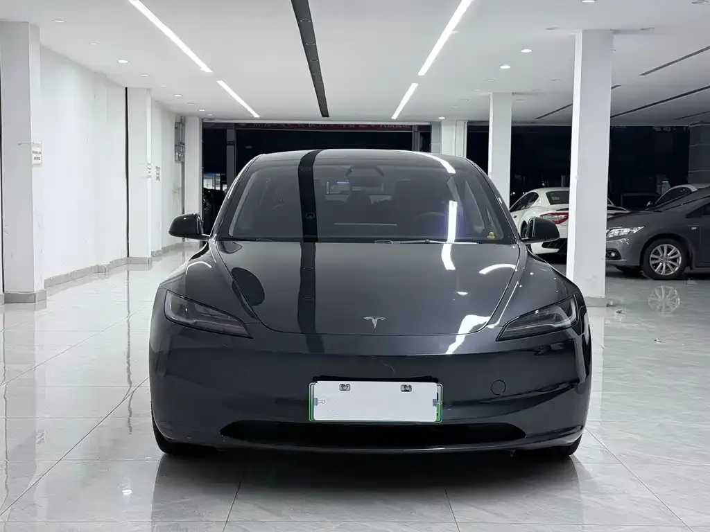 Tesla Model 3 — фото 2