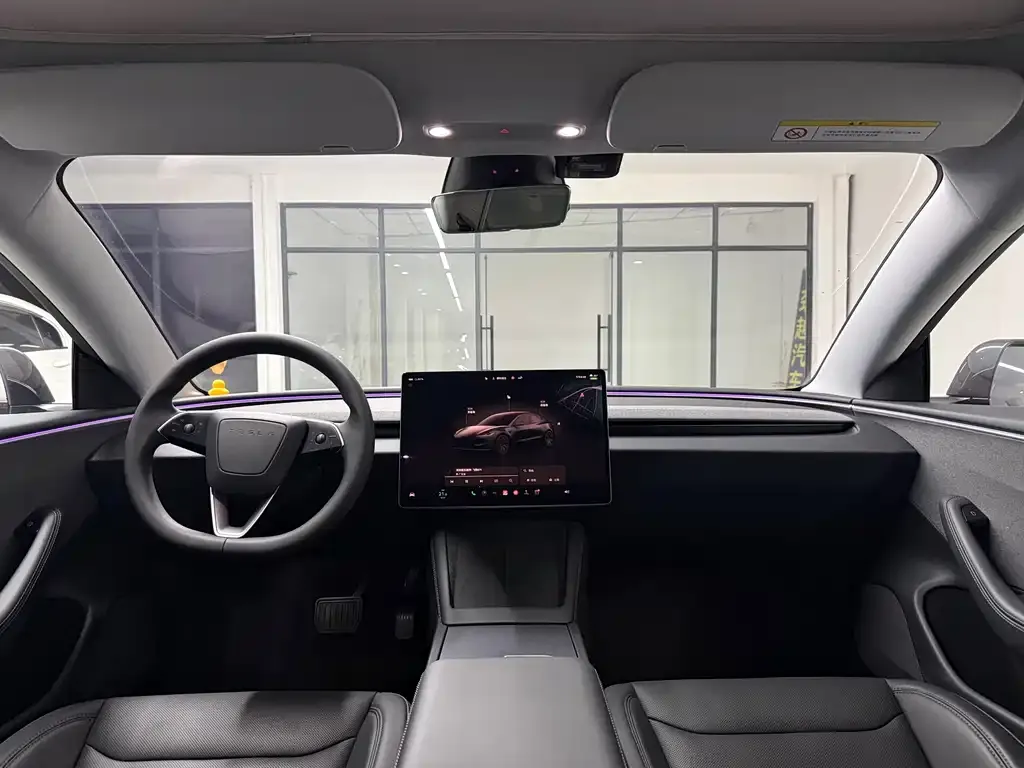 Tesla Model 3 — фото 9