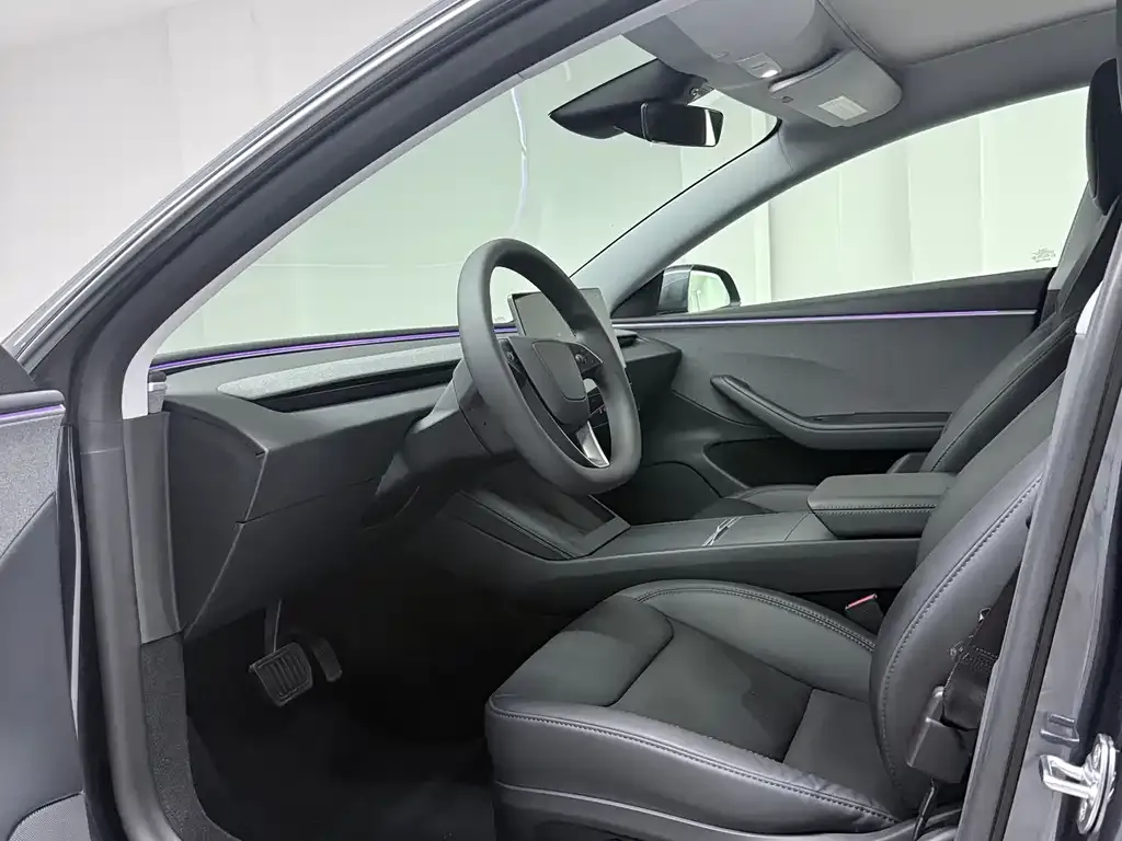 Tesla Model 3 — фото 4
