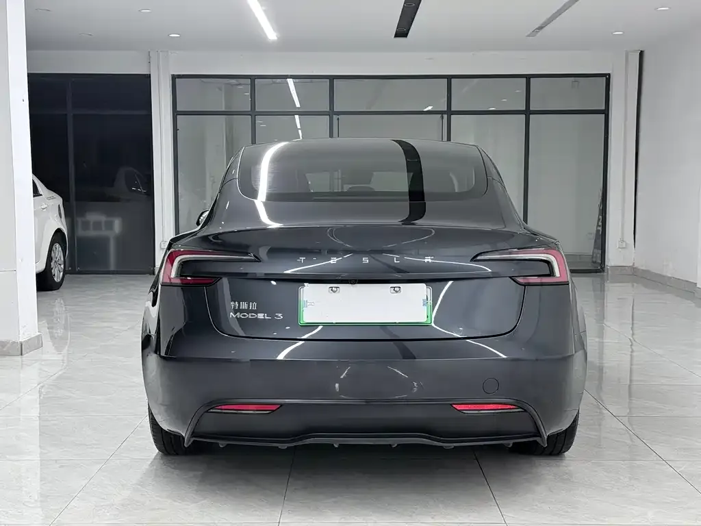 Tesla Model 3 — фото 6