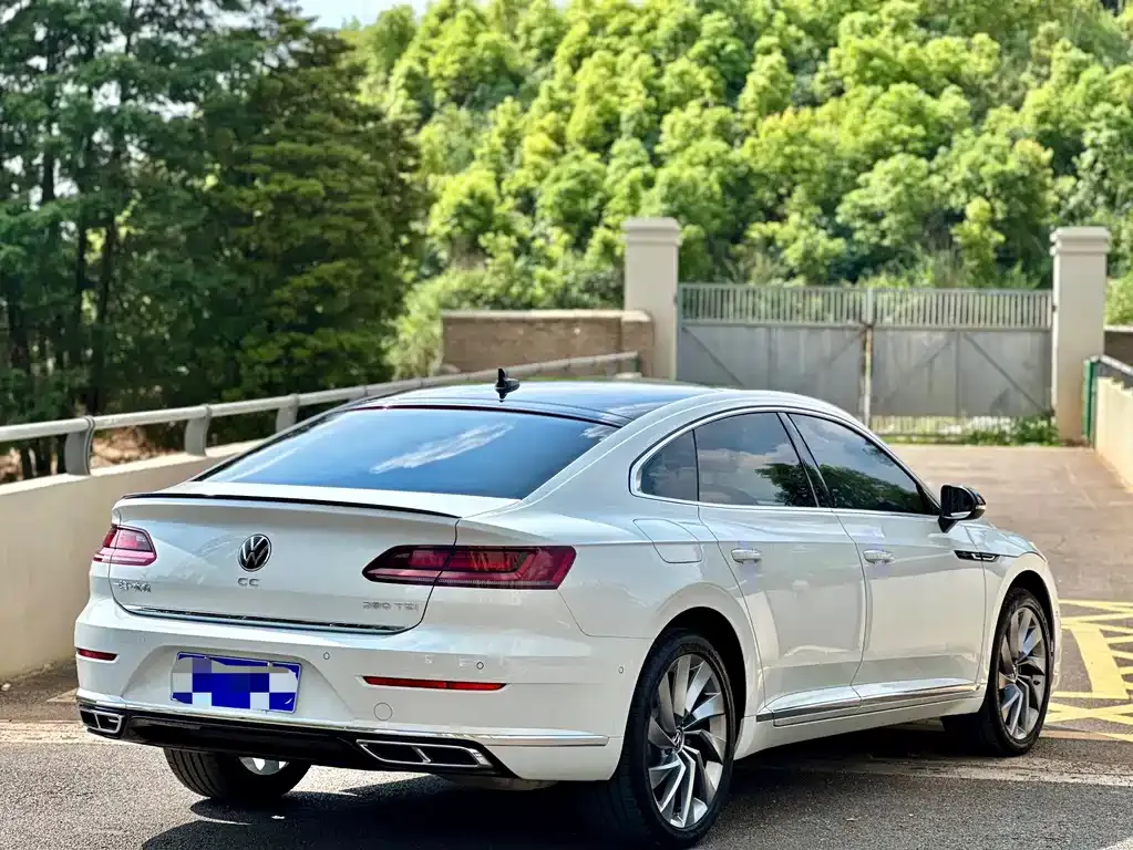 Volkswagen CC — фото 6