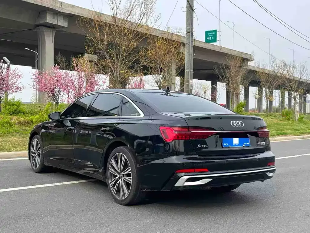 Audi A6L — фото 7