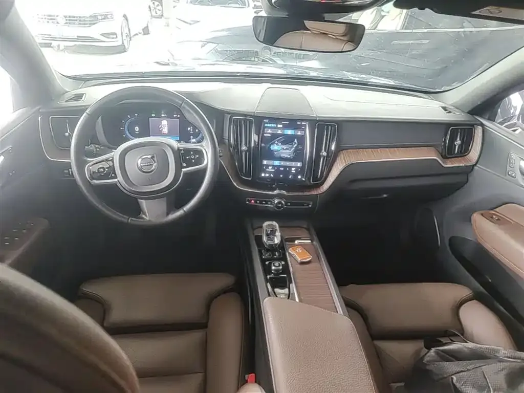 Volvo XC60 2022 из CN, фото 3