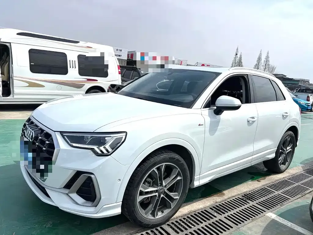 Audi Q3 2021 из CN, фото 1