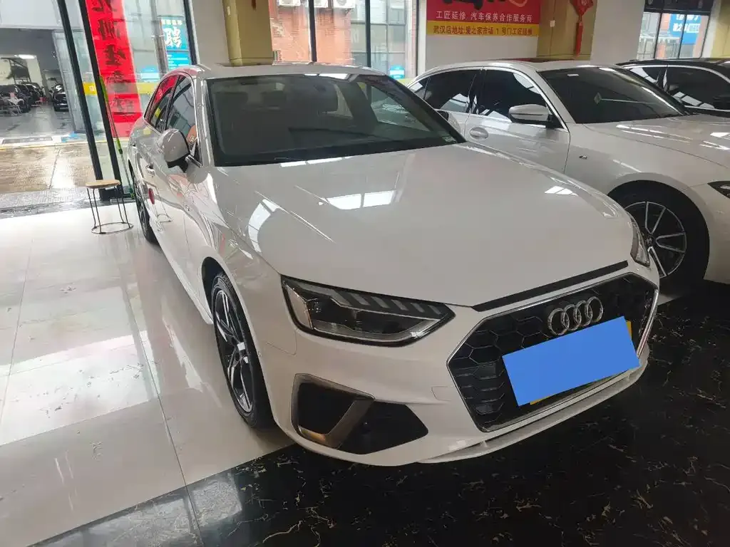 Audi A4L 2021 из CN, фото 1