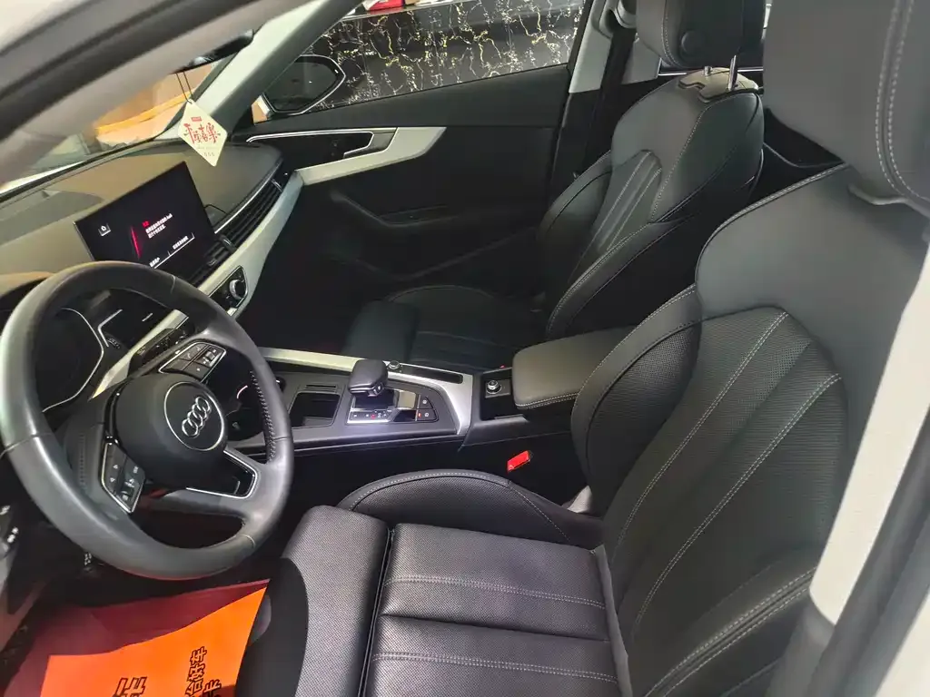 Audi A4L 2021 из CN, фото 8