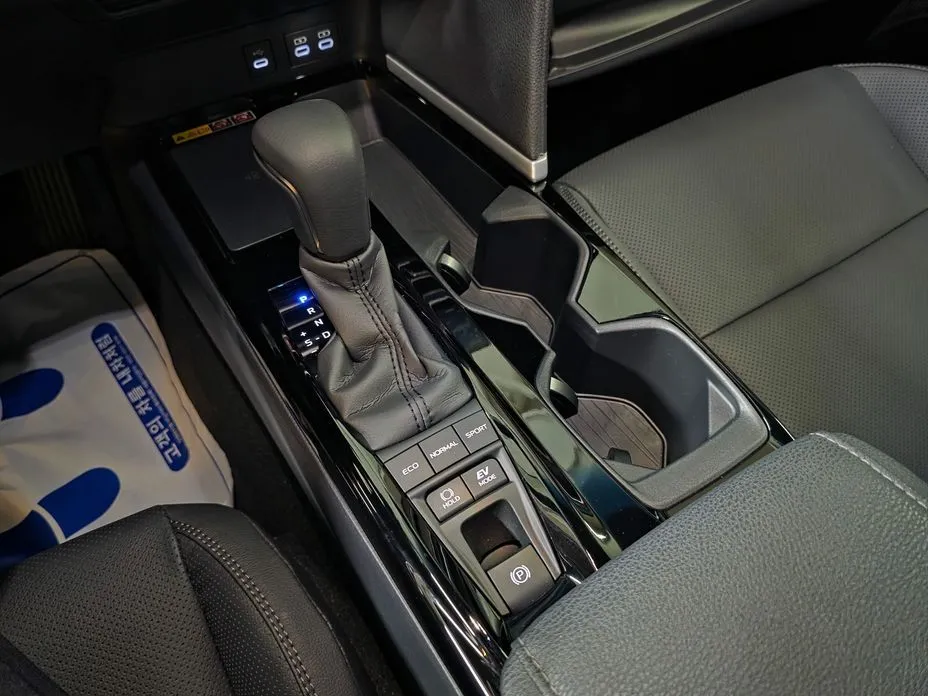 Toyota Camry 2025 из KR, фото 6