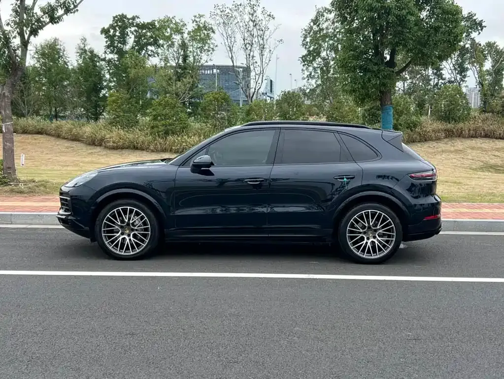 Porsche Cayenne — фото 4