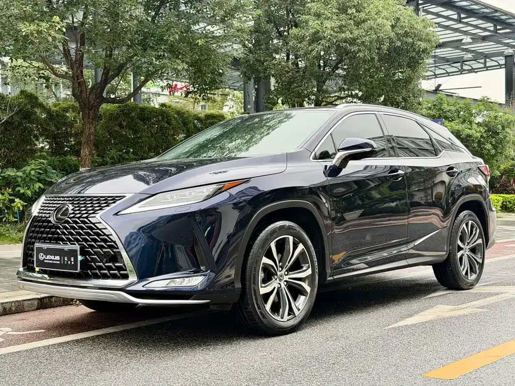 Lexus RX — фото 1