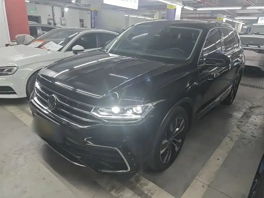 Volkswagen Tiguan L — фото 3