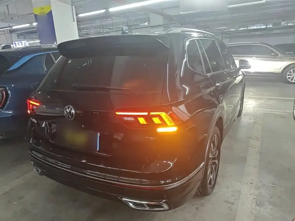 Volkswagen Tiguan L — фото 9