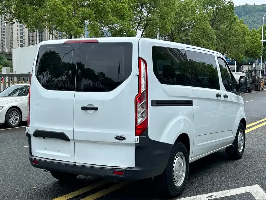 Ford Transit 2021 из CN, фото 8