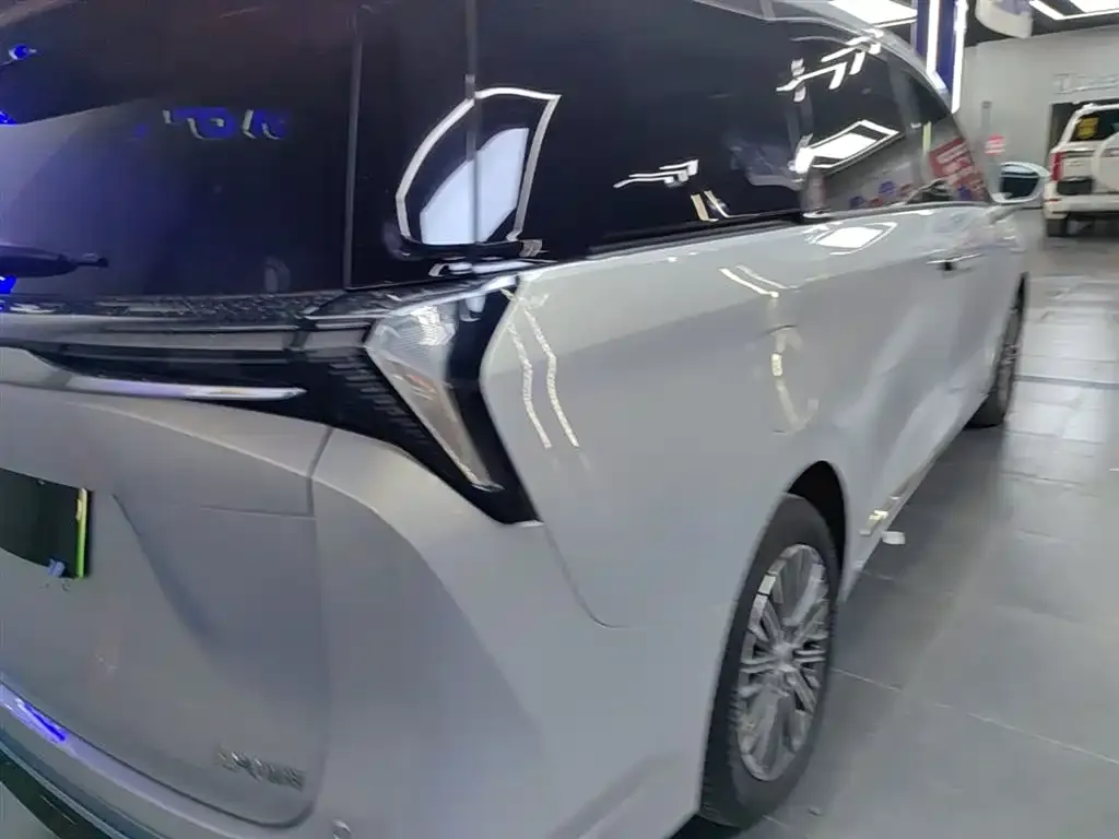 Buick GL8 Hybrid — фото 7
