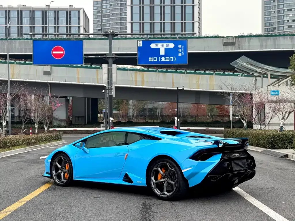 Lamborghini Huracan — фото 9