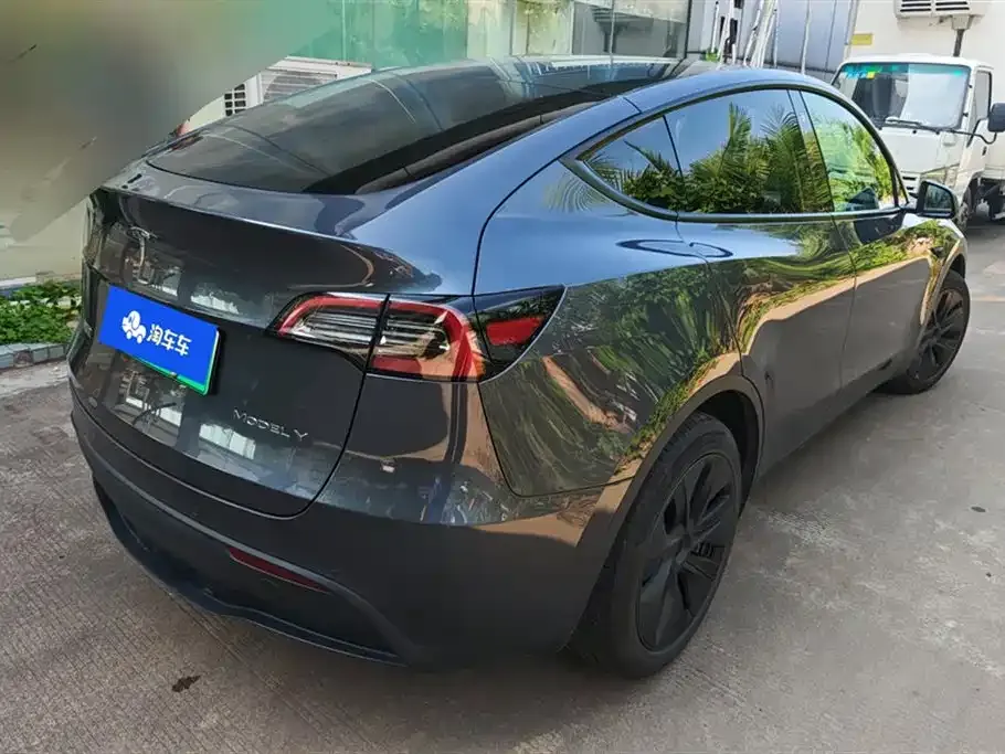 Tesla Model Y — фото 9