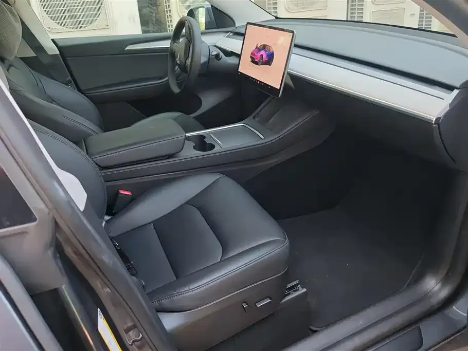 Tesla Model Y — фото 4