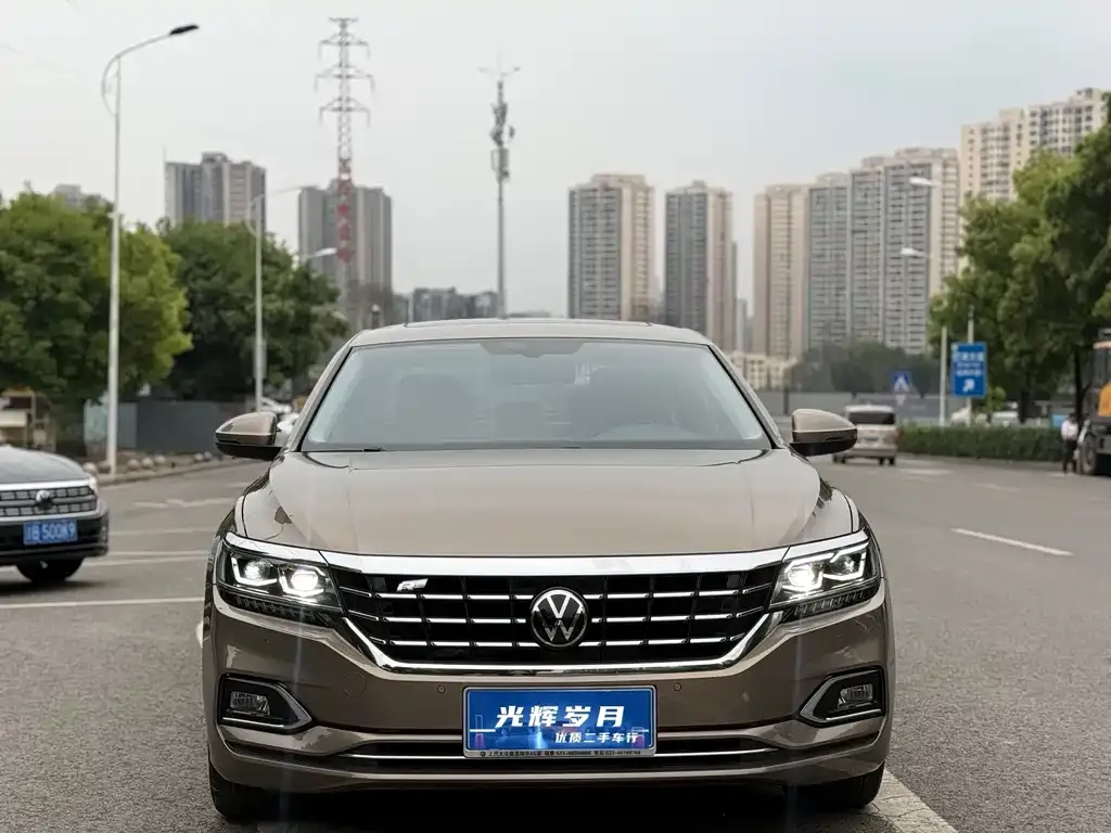 Volkswagen Passat — фото 9