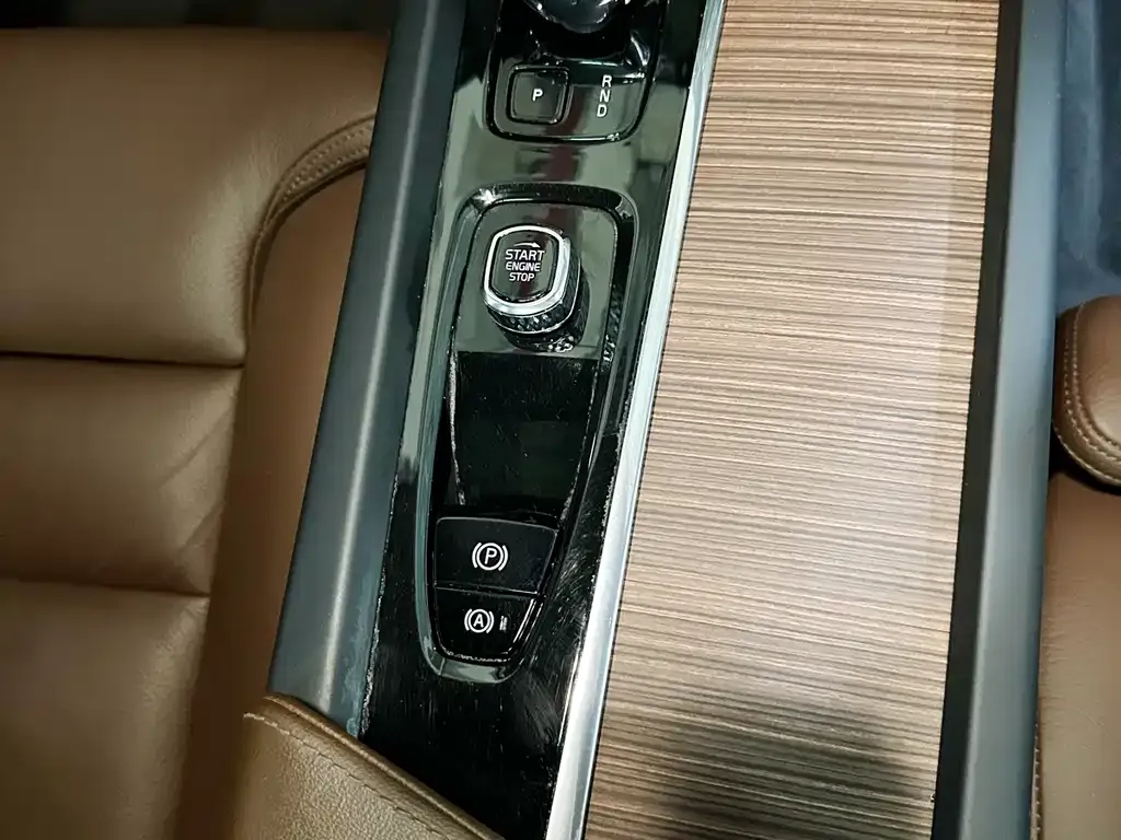 Volvo XC60 — фото 3