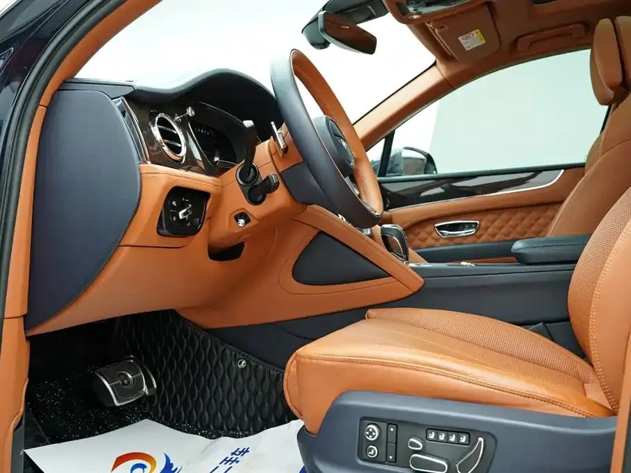 Bentley Bentayga PHEV 2021 из CN, фото 3