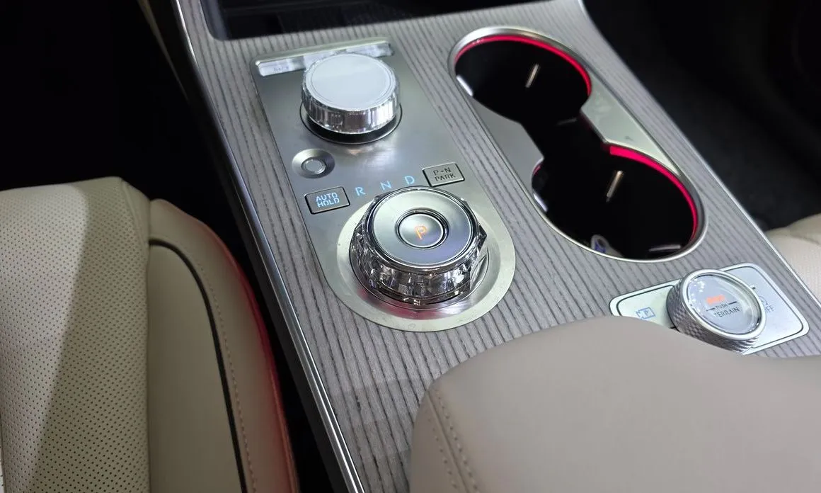 Genesis GV80 — фото 10