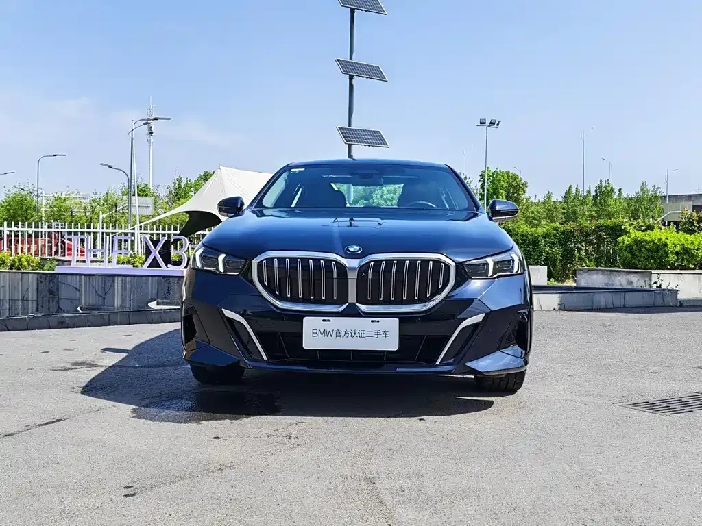 BMW 5 Series — фото 10