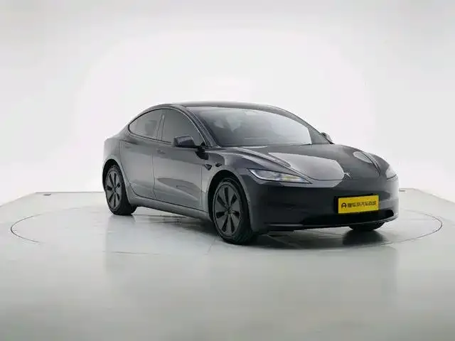 Tesla Model 3 — фото 4