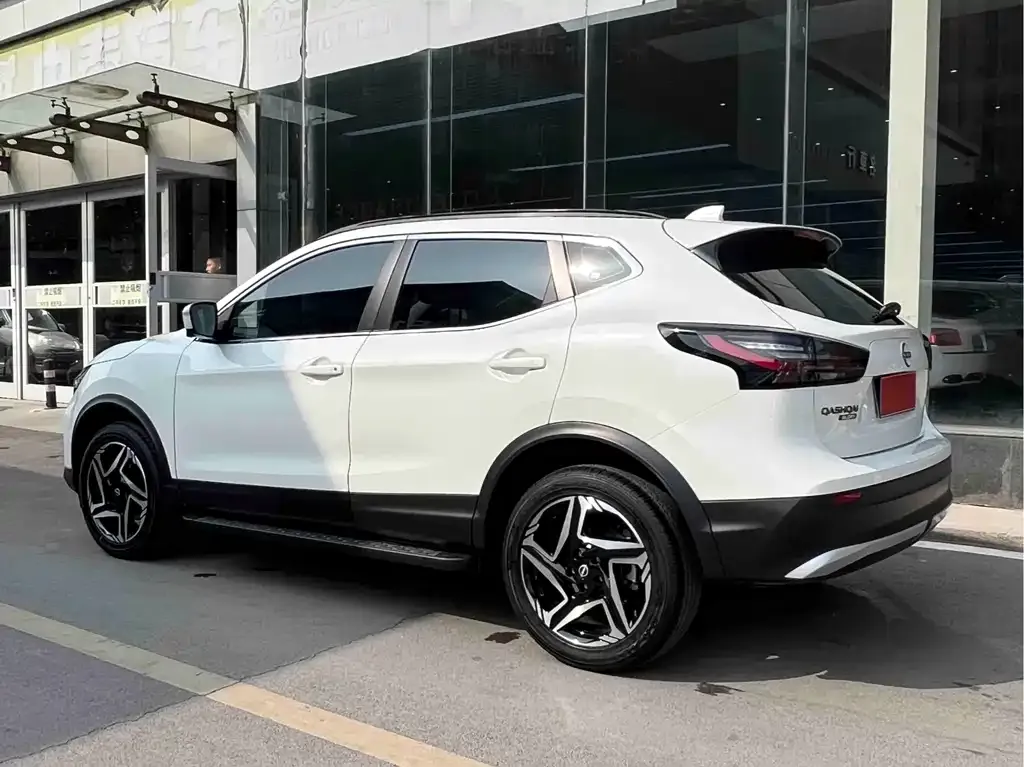 Nissan Qashqai — фото 9