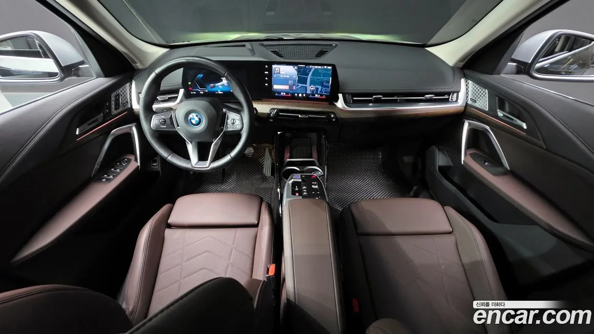 BMW iX1 2024 из KR, фото 8