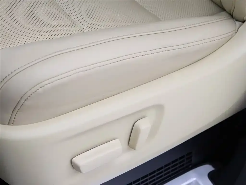 Toyota Alphard — фото 3