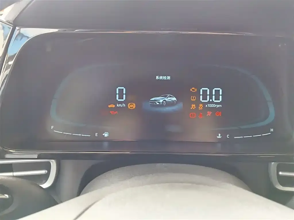 Hyundai Elantra — фото 2