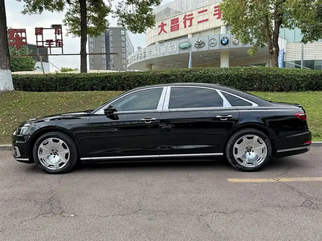 Audi A8 2021 из CN, фото 7