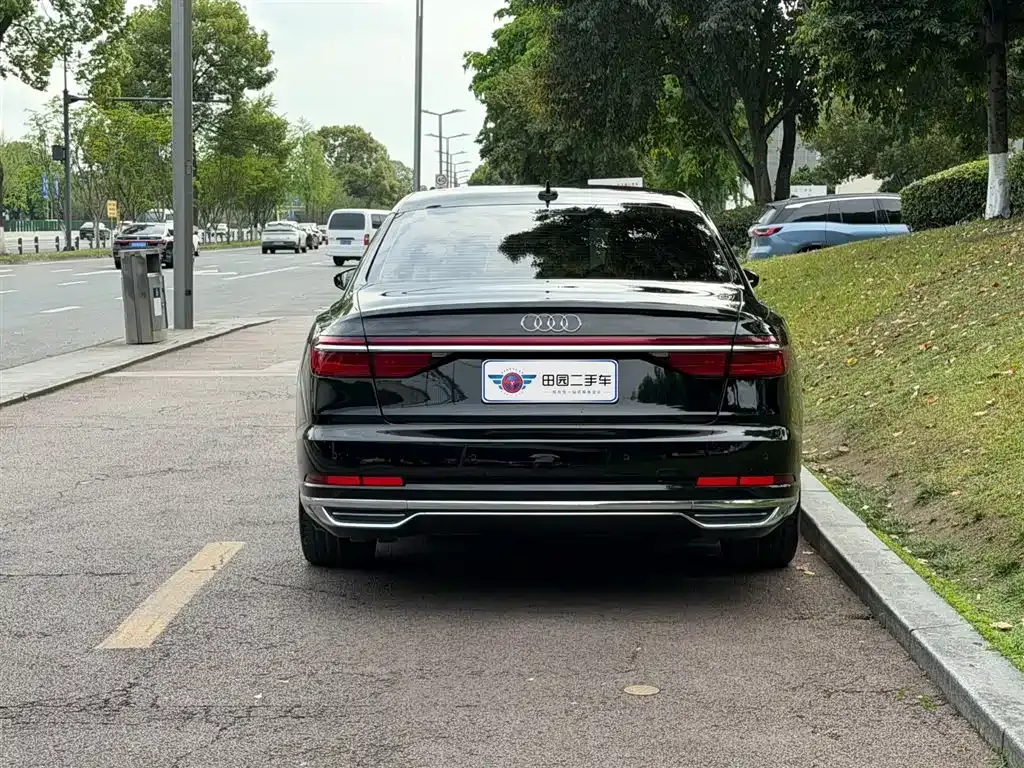 Audi A8 2021 из CN, фото 5