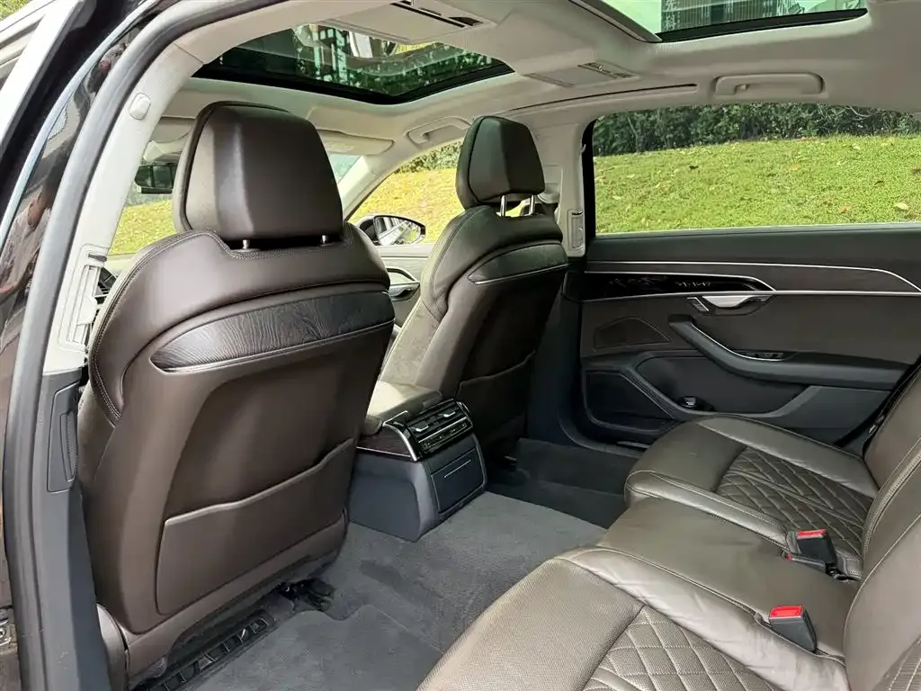 Audi A8 2021 из CN, фото 9