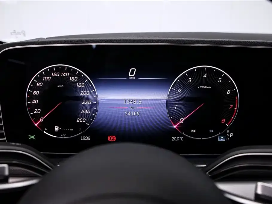 Mercedes-Benz GLE — фото 8
