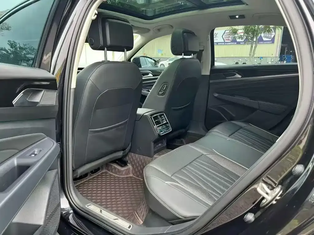 Volkswagen Passat — фото 6