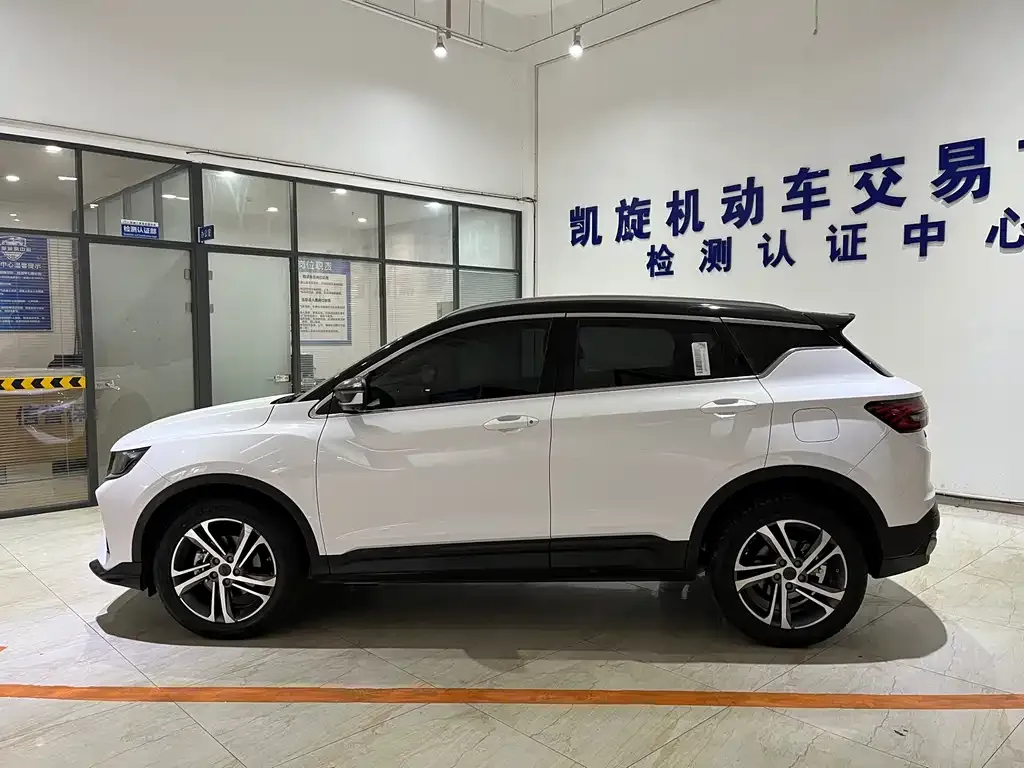 Geely Binyue — фото 2