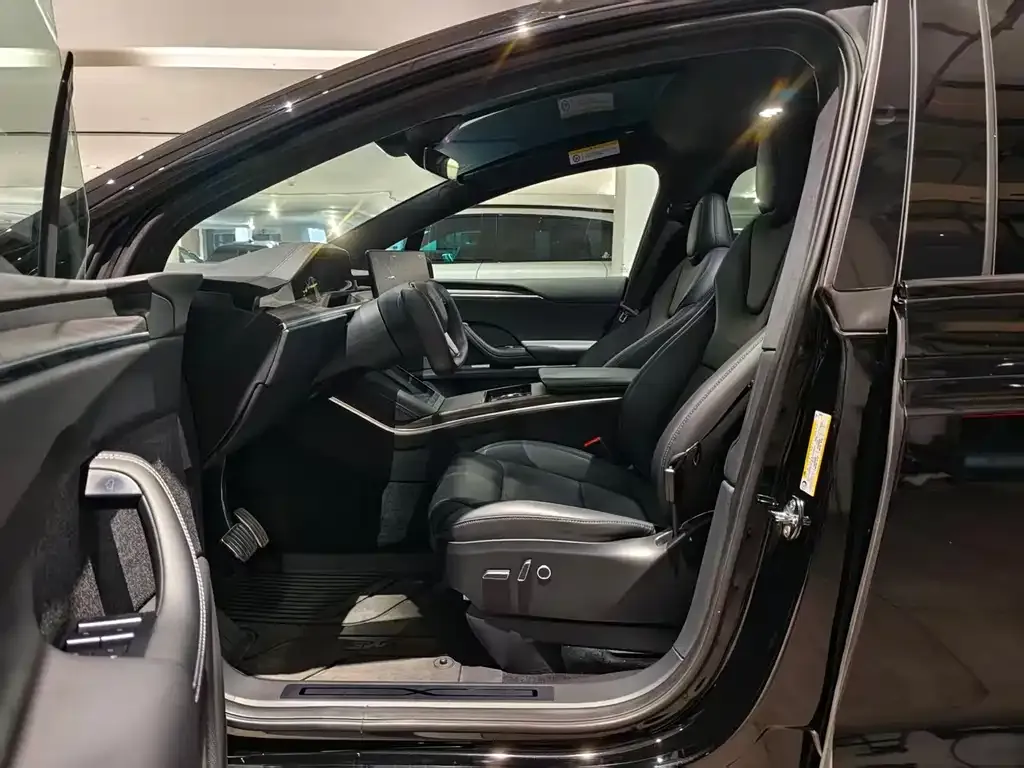 Tesla Model X 2024 из CN, фото 3