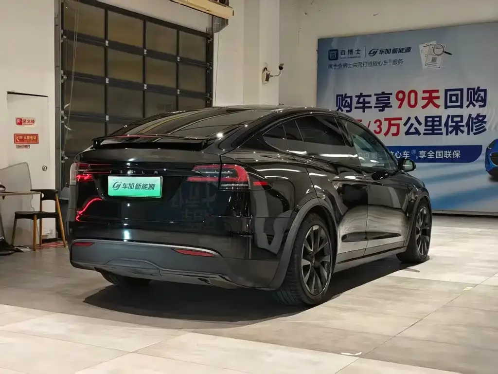 Tesla Model X 2024 из CN, фото 7