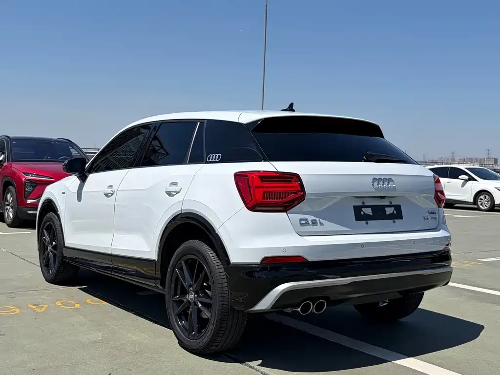 Audi Q2L 2021 из CN, фото 4
