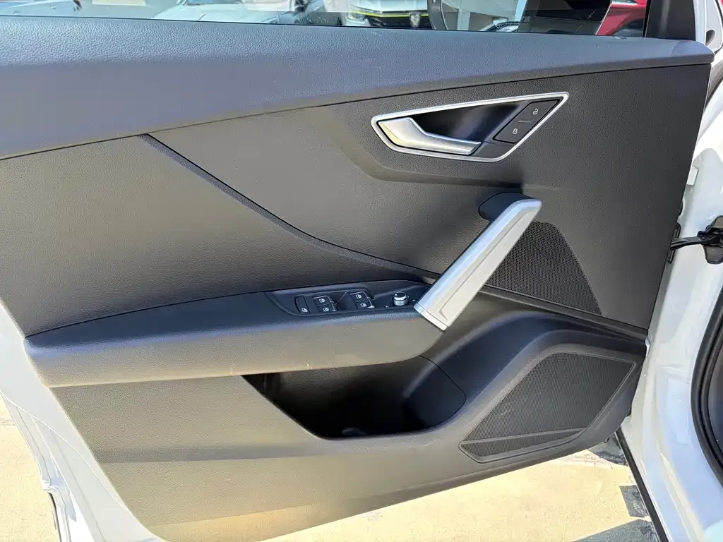 Audi Q2L 2021 из CN, фото 7