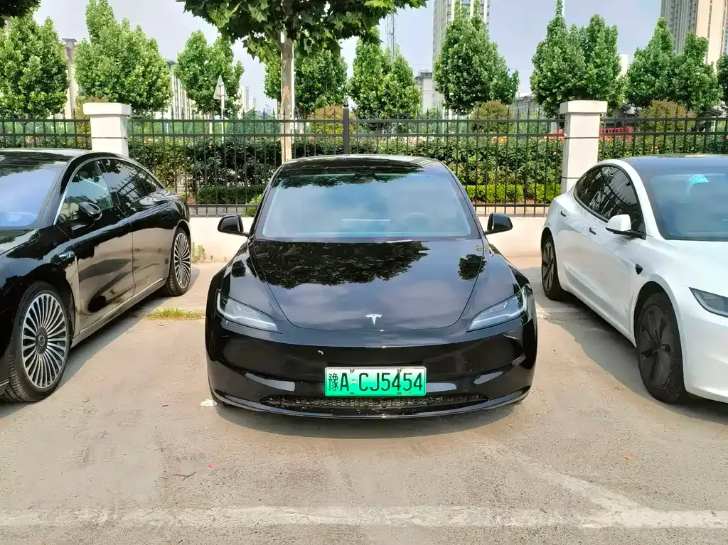 Tesla Model 3 — фото 7